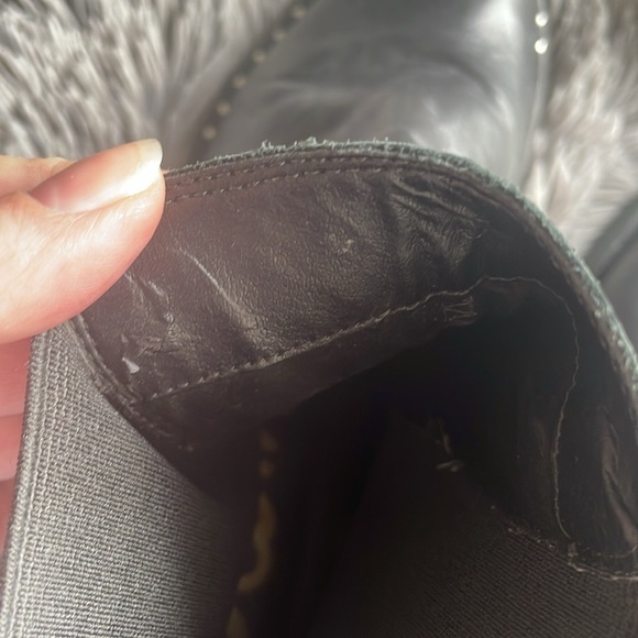 Sam Edelman ‘Dover’ Chelsea Leather Studded Ankle Boots - Picture 13 of 14